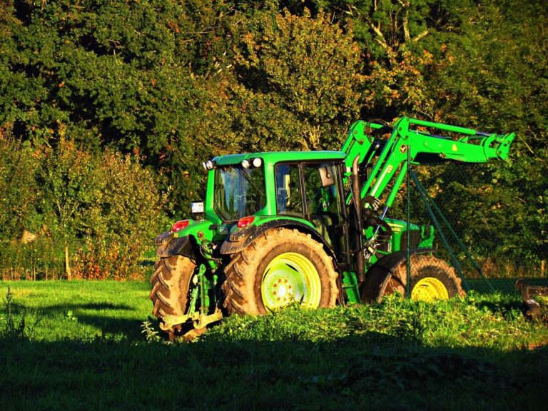 W jakim miejscu rolnicy kupią dobre części do traktorów?